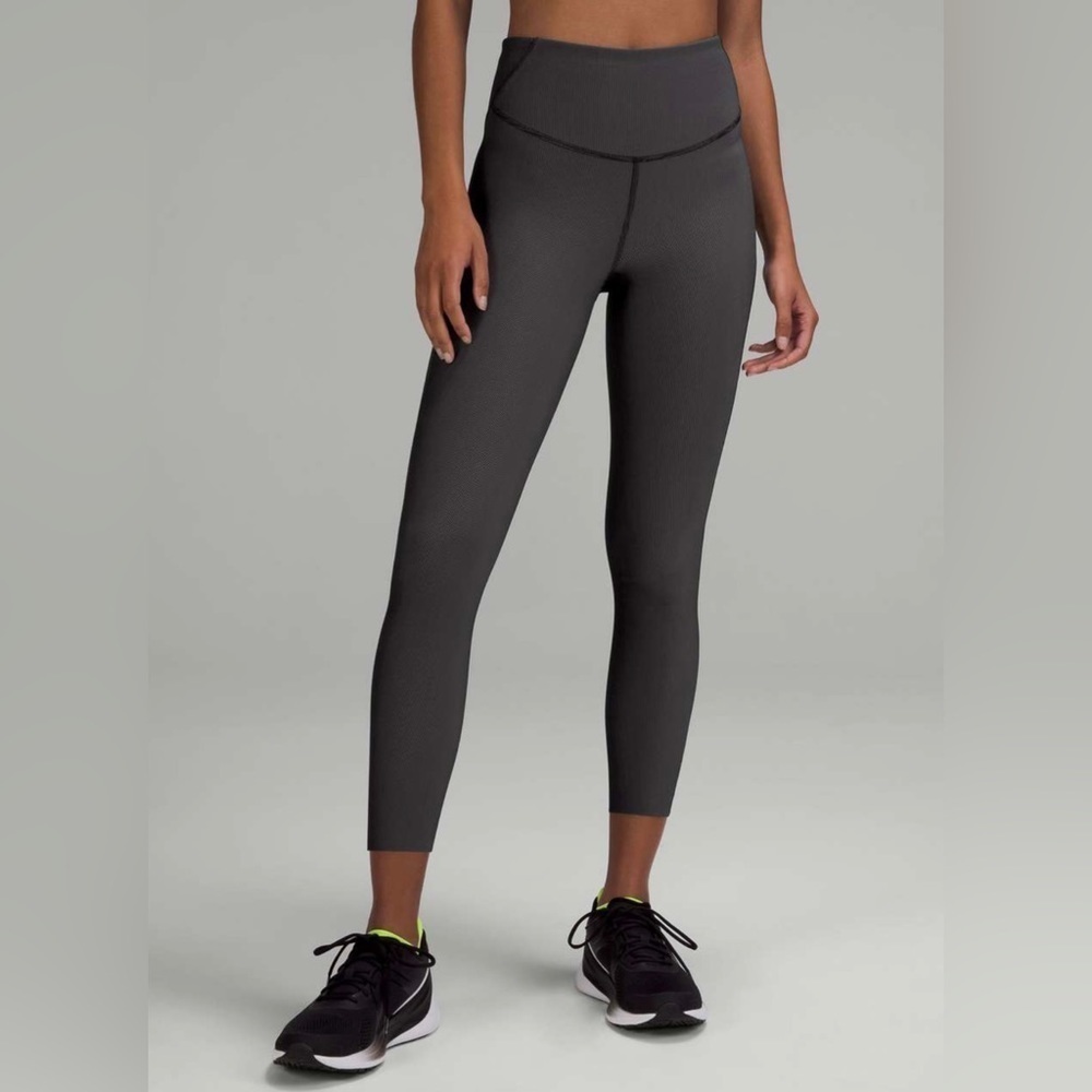 🆕Lululemon - 2022 Base Pace High-Rise Tight 25" *Two-Tone Ribbed